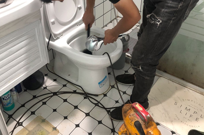 竹根滩镇马桶堵塞自己疏通还是找师傅?专业上门服务让你省时更省心